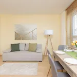 Praga Family With Parking By Renters *