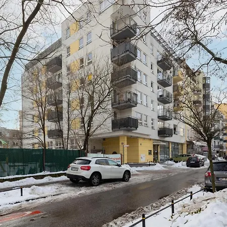 Praga Family With Parking By Renters Appartement *