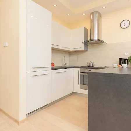 Praga Family With Parking By Renters Warszawa